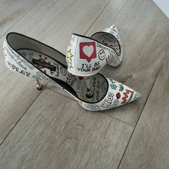 Dolce & Gabbana White Graffiti Doodle Pointed-Toe Pumps - Picture 2 of 3